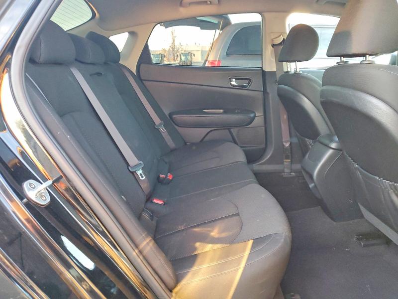 Photo 10 from auction – 2017 KIA OPTIMA with VIN KNAGT4LE3H5017441