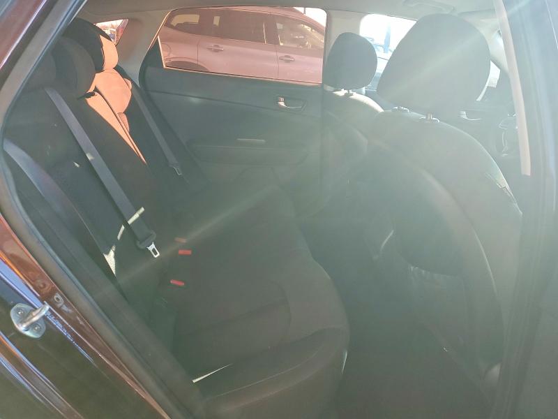 Photo 10 from auction – 2016 KIA OPTIMA with VIN 5XXGT4L37GG073331
