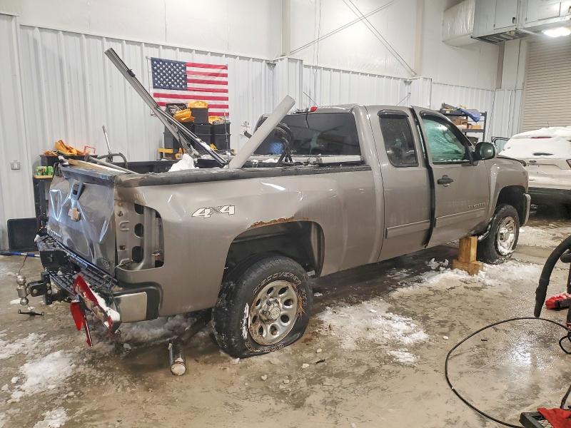 Photo 3 from auction – 2012 CHEVROLET SILVERADO with VIN 1GCRKREA2CZ337437