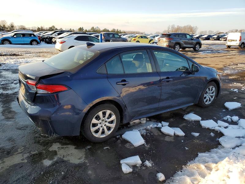 Photo 3 from auction – 2021 TOYOTA COROLLA LE with VIN 5YFEPMAE8MP193559