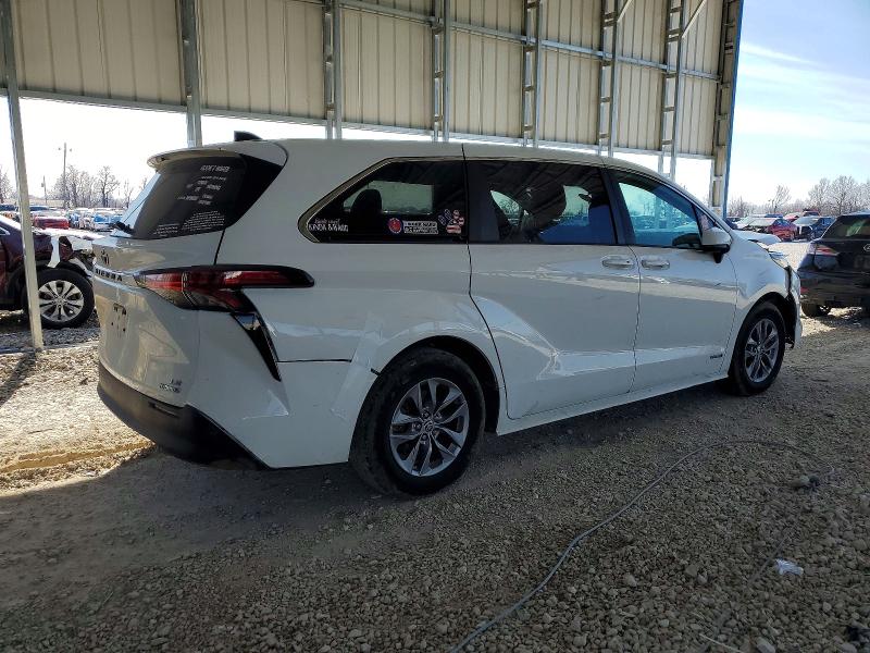 Photo 3 from auction – 2021 TOYOTA SIENNA with VIN 5TDKRKEC1MS016370