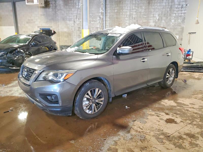 NISS PATHFINDER 2017 with VIN 5N1DR2MMXHC697036 - Photo from auction