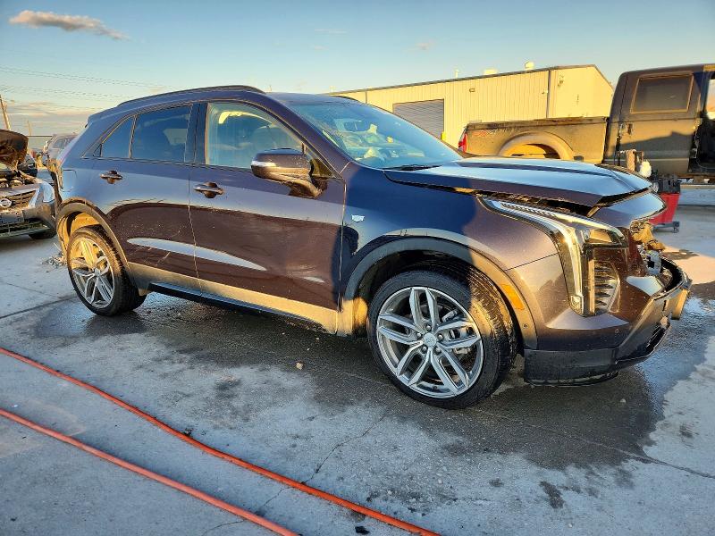 Photo 4 from auction – 2022 CADILLAC XT4 with VIN 1GYFZER45NF170274