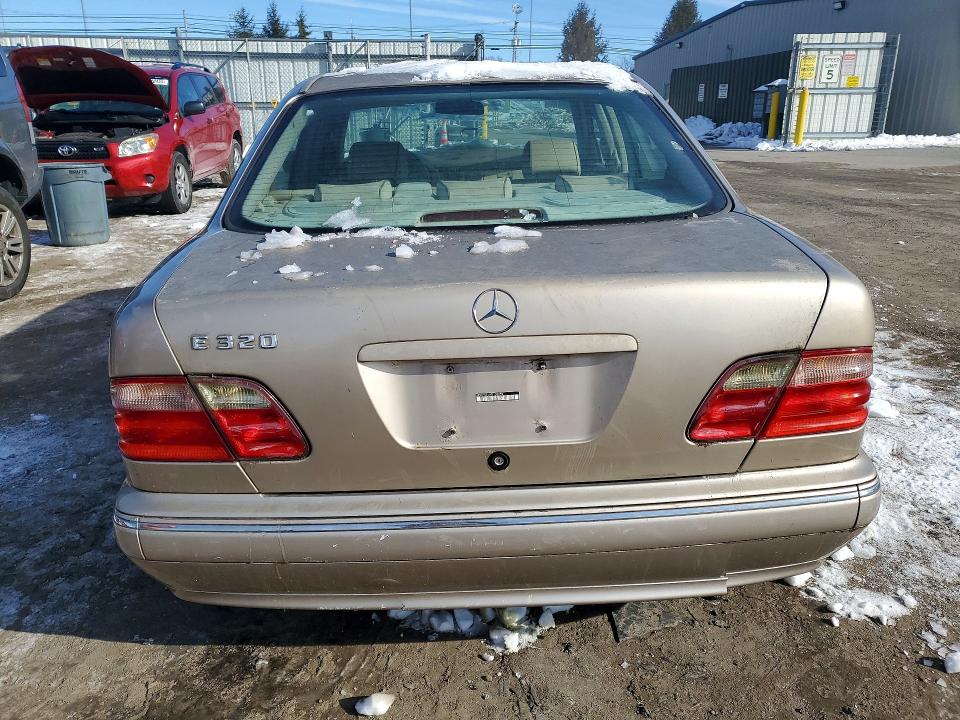 Photo 6 from auction – 2000 MERCEDES-BENZ E with VIN WDBJF65J1YB103059