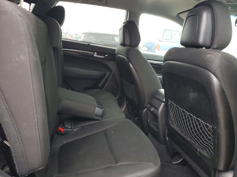 Photo 11 from auction – 2014 KIA SORENTO LX with VIN 5XYKTDA63EG460992