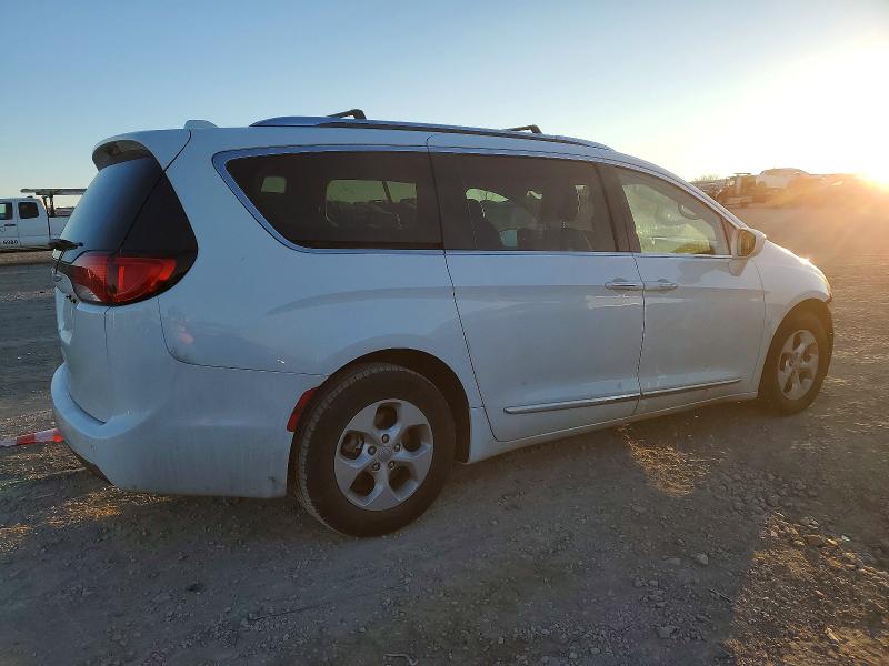 Photo 3 from auction – 2017 CHRYSLER PACIFICA with VIN 2C4RC1EG7HR752595