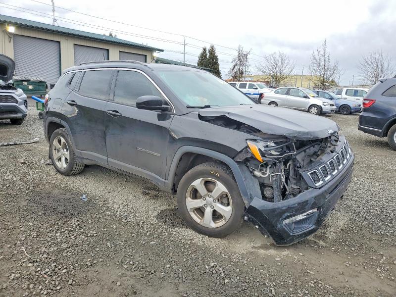 Photo 4 from auction – 2018 JEEP COMPASS with VIN 3C4NJDBB8JT117483