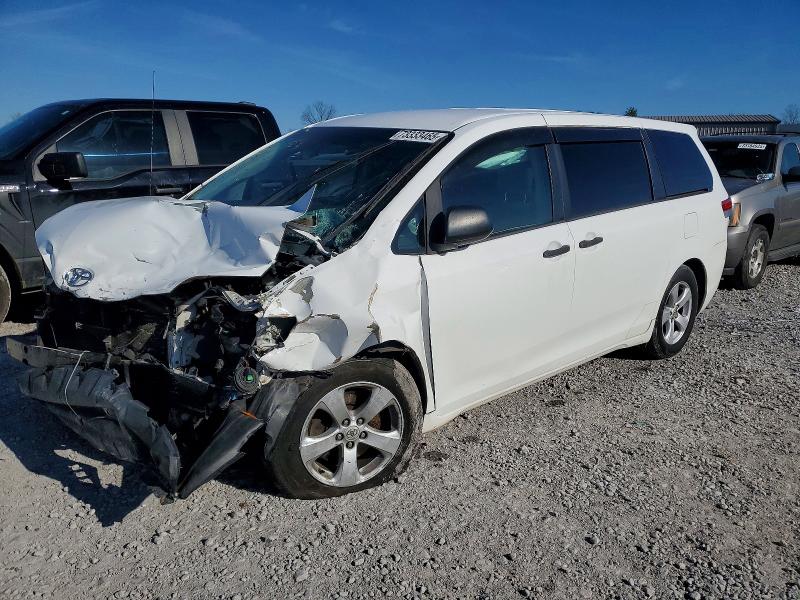 TOYOTA SIENNA 2013 with VIN 5TDZK3DC7DS295639 - Photo from auction