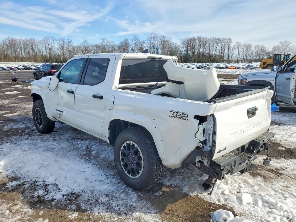 Photo 2 from auction – 2025 TOYOTA TACOMA DOU with VIN 3TMLB5JN5SM142570