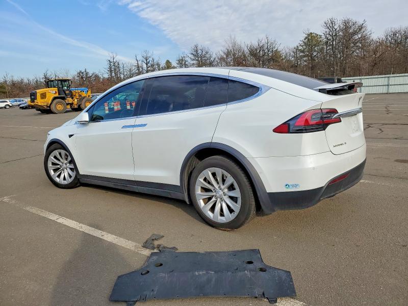 Photo 2 from auction – 2018 TESLA MODEL X with VIN 5YJXCAE28JF137373
