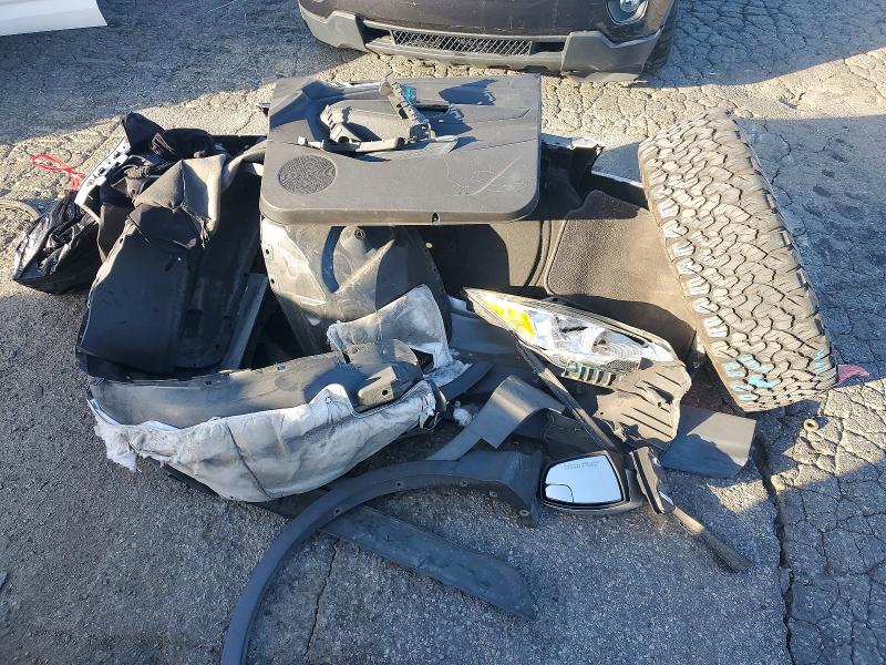 Photo 12 from auction – 2016 FORD ESCAPE with VIN 1FMCU0GX1GUB60469