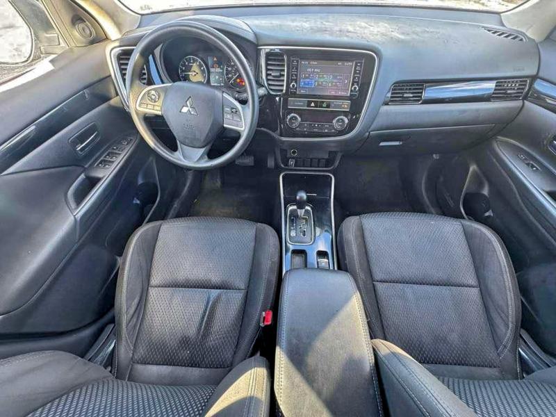 Photo 9 from auction – 2019 MITSUBISHI OUTLANDER with VIN JA4AD2A31KZ053635