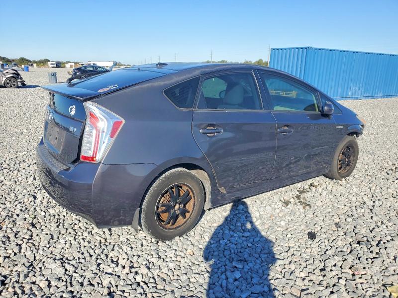 Photo 3 from auction – 2013 TOYOTA PRIUS with VIN JTDKN3DU4D5622313