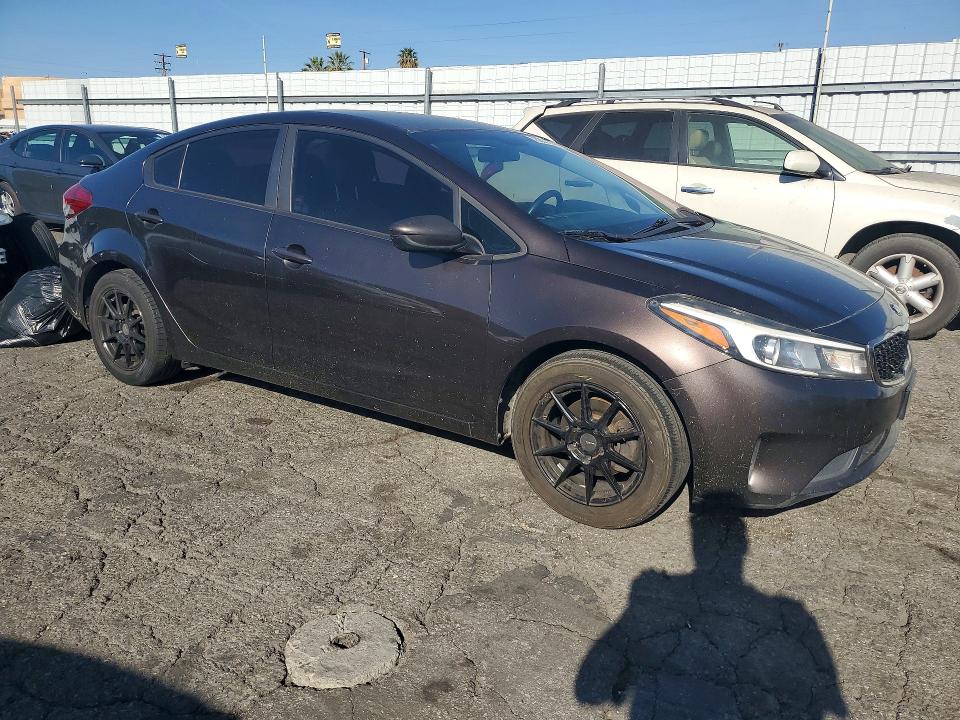 Photo 4 from auction – 2018 KIA FORTE LX with VIN 3KPFK4A72JE181313