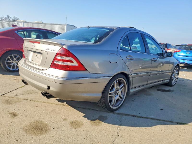 Photo 3 from auction – 2005 MERCEDES-BENZ C with VIN WDBRF76J25F663118