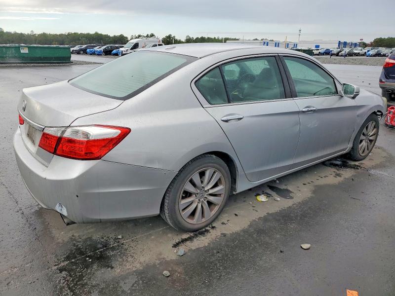 Photo 3 from auction – 2014 HONDA ACCORD EXL with VIN 1HGCR2F86EA202386