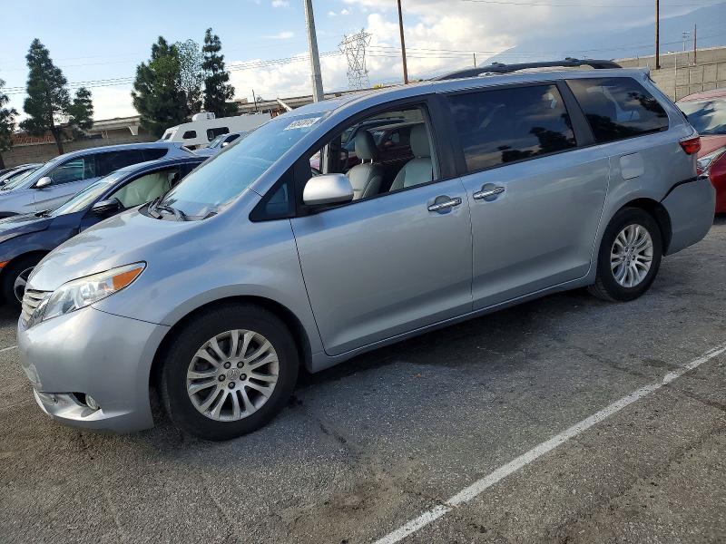 TOYOTA SIENNA XLE 2016 with VIN 5TDYK3DC2GS735170 - Photo from auction