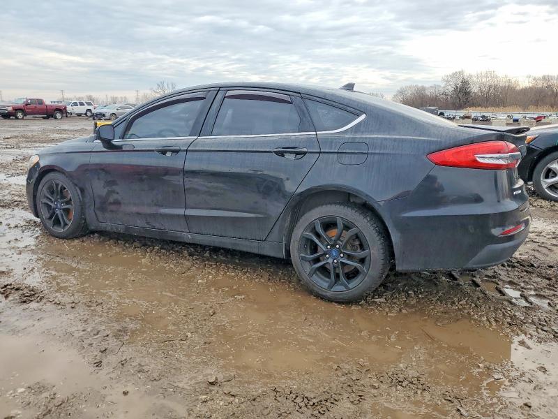 Photo 2 from auction – 2019 FORD FUSION with VIN 3FA6P0HD4KR168634