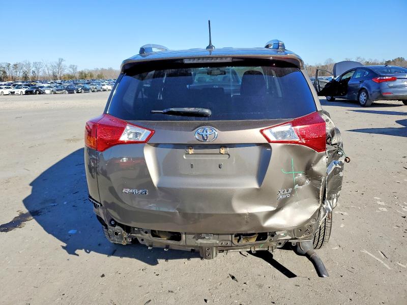 Photo 6 from auction – 2013 TOYOTA RAV4 XLE with VIN 2T3RFREV4DW006948