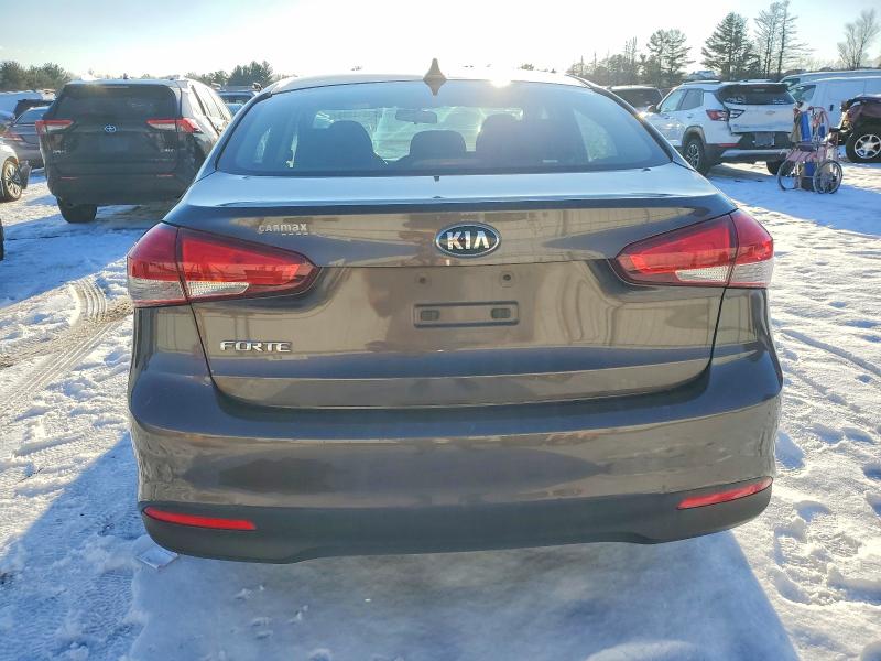 Photo 6 from auction – 2017 KIA FORTE LX with VIN 3KPFK4A75HE141737