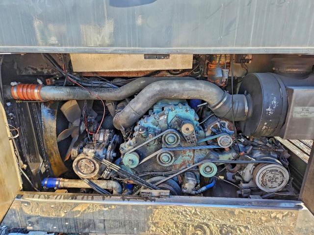 Photo 7 from auction – 1998 PREVOST BUS with VIN 2PCE33498W1026348