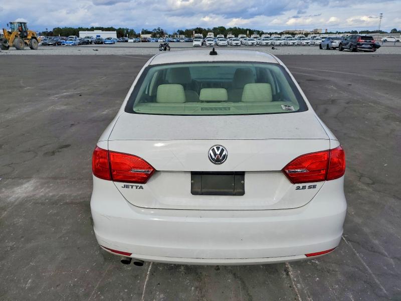 Photo 6 from auction – 2013 VOLKSWAGEN JETTA with VIN 3VWDP7AJ4DM364516