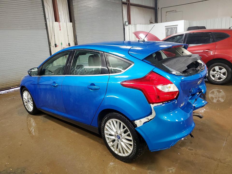 Photo 2 from auction – 2012 FORD FOCUS SEL with VIN 1FAHP3M22CL303950