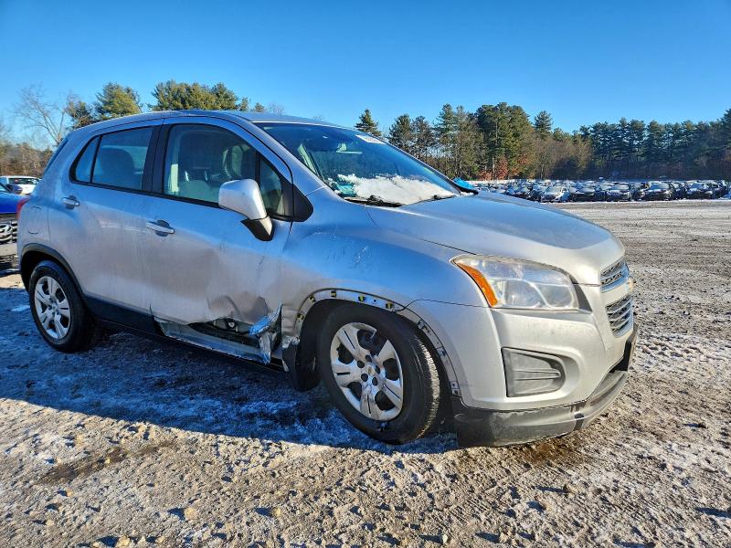 Photo 4 from auction – 2015 CHEVROLET TRAX LS with VIN KL7CJKSBXFB206957