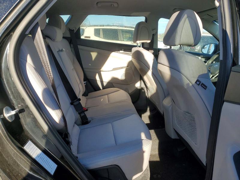 Photo 11 from auction – 2017 HYUNDAI TUCSON LIM with VIN KM8J3CA47HU296620