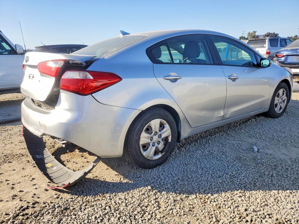 Photo 3 from auction – 2015 KIA FORTE LX with VIN KNAFK4A62F5317348