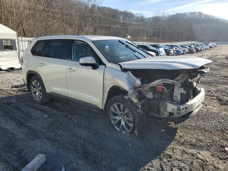 Photo 4 from auction – 2024 TOYOTA GRAND HIGH with VIN 5TDAAAB51RS013785