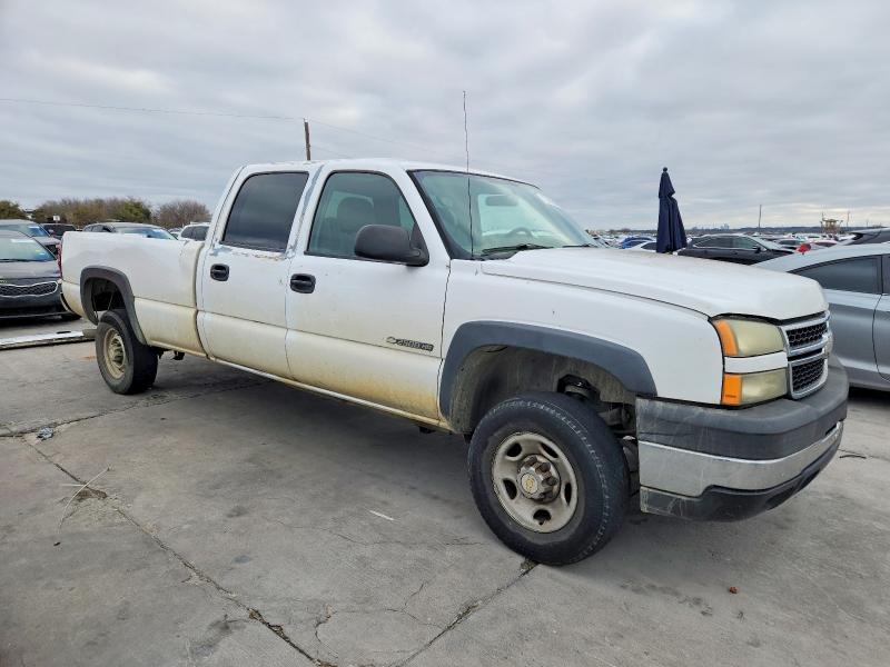 Photo 4 from auction – 2006 CHEVROLET SILVERADO with VIN 1GCHC23U96F267468