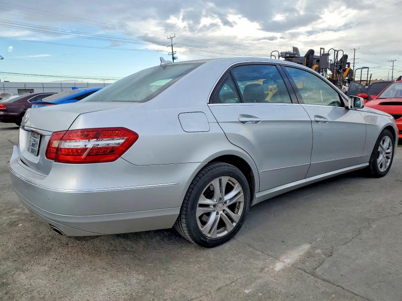 Photo 3 from auction – 2011 MERCEDES-BENZ E 350 with VIN WDDHF5GB1BA269813