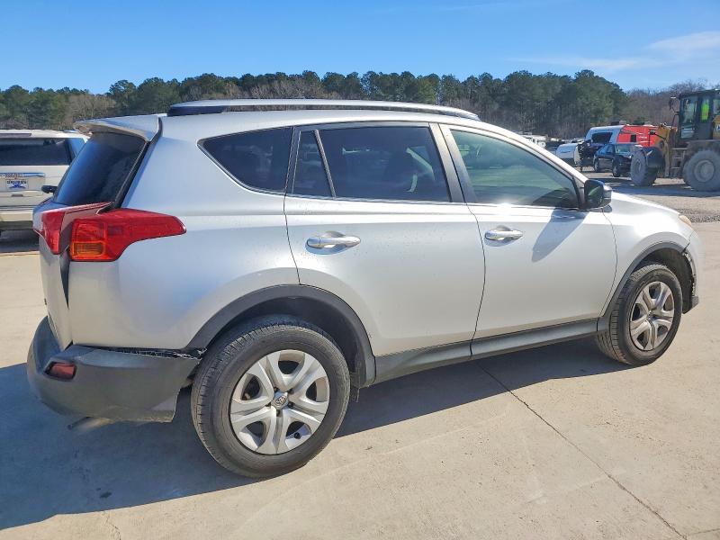 Photo 3 from auction – 2015 TOYOTA RAV4 with VIN JTMZFREV4FJ033987