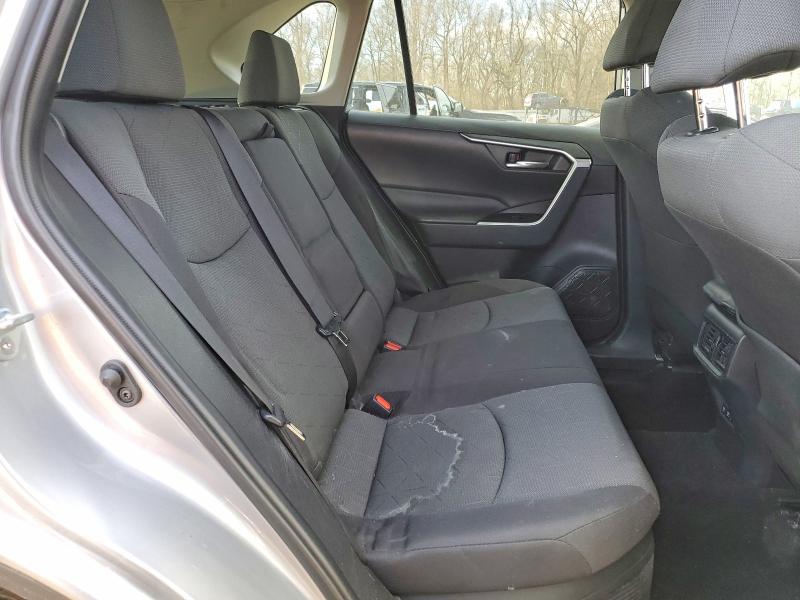 Photo 11 from auction – 2021 TOYOTA RAV4 XLE with VIN 2T3RWRFV0MW121674