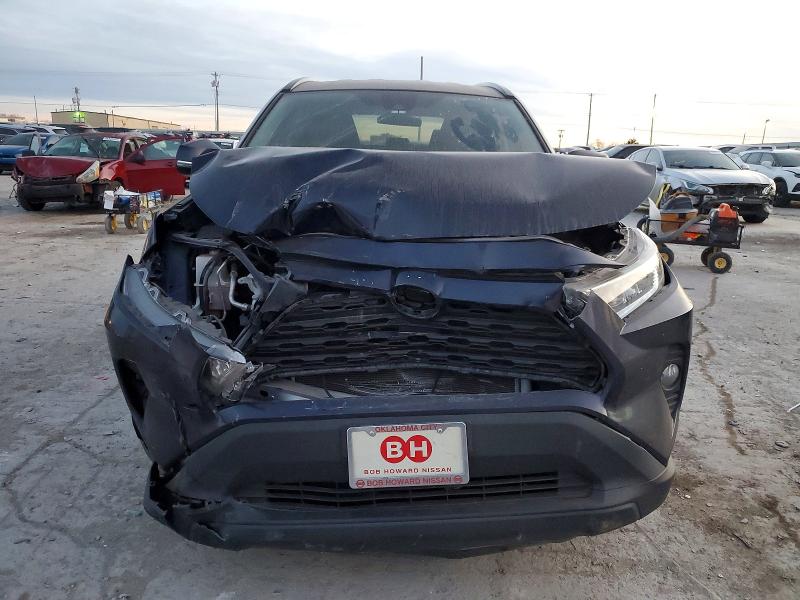 Photo 5 from auction – 2020 TOYOTA RAV4 XLE with VIN 2T3W1RFV3LW084457