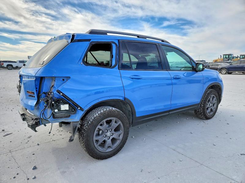 Photo 3 from auction – 2024 HONDA PASSPORT with VIN 5FNYF8H60RB013712