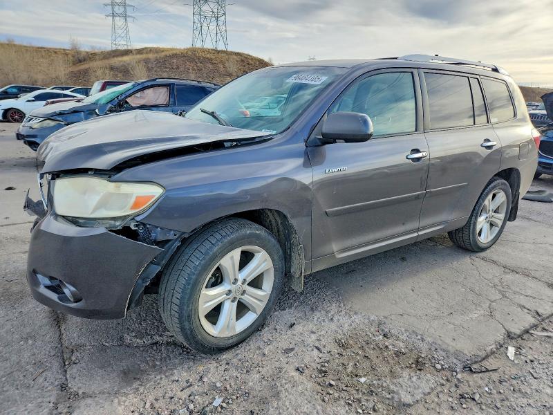 TOYOTA HIGHLANDER 2015 with VIN 5TDDKRFH2FS121051 - Photo from auction
