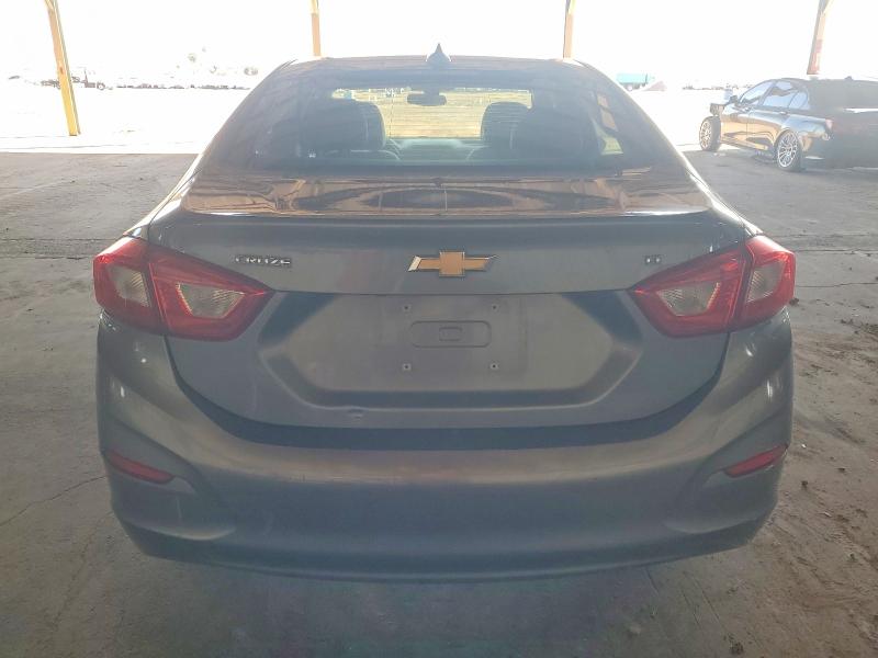 Photo 6 from auction – 2018 CHEVROLET CRUZE LT with VIN 1G1BE5SM8J7190896