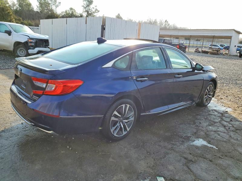 Photo 3 from auction – 2018 HONDA ACCORD with VIN 1HGCV3F96JA006033