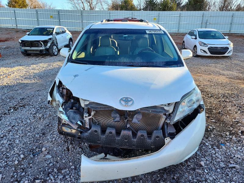 Photo 5 from auction – 2013 TOYOTA SIENNA with VIN 5TDYK3DC3DS344735