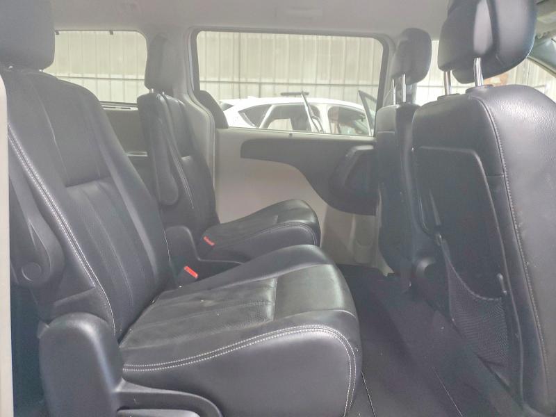 Photo 11 from auction – 2013 CHRYSLER TOWN & COU with VIN 2C4RC1CG7DR816096