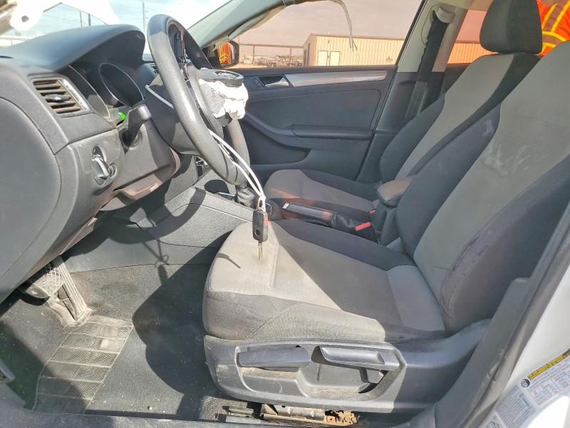 Photo 7 from auction – 2018 VOLKSWAGEN JETTA S with VIN 3VW2B7AJ2JM204006