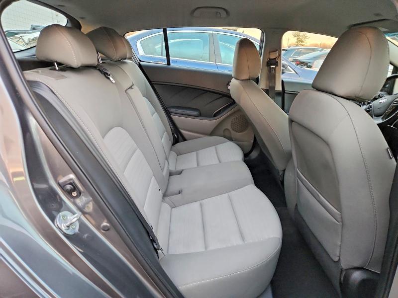 Photo 10 from auction – 2015 KIA FORTE EX with VIN KNAFX5A87F5370961