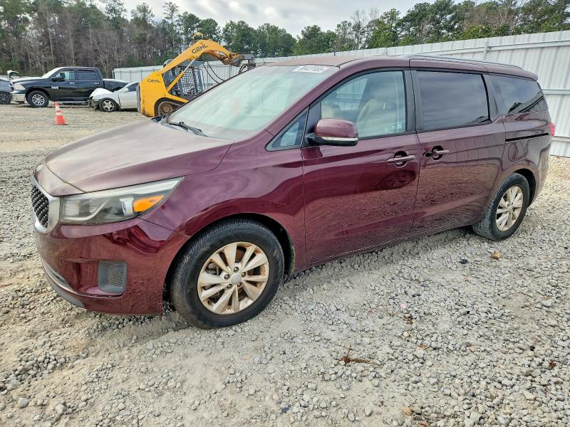 KIA SEDONA LX 2015 with VIN KNDMB5C13F6071020 - Photo from auction