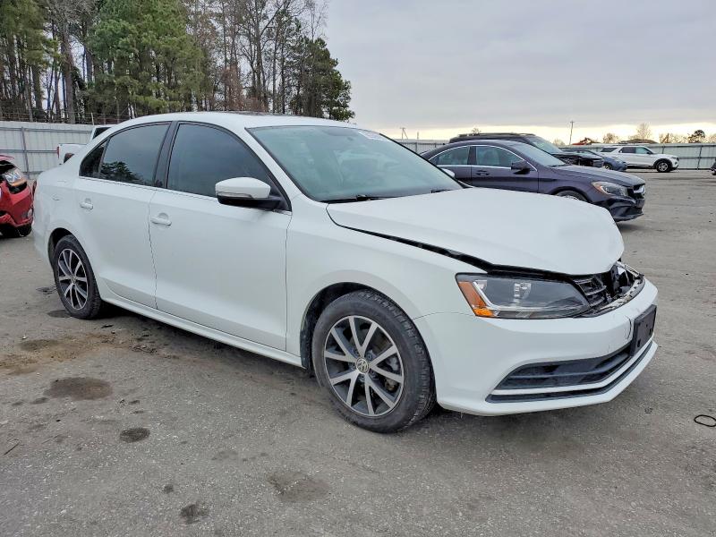 Photo 4 from auction – 2017 VOLKSWAGEN JETTA with VIN 3VWDB7AJ3HM289974