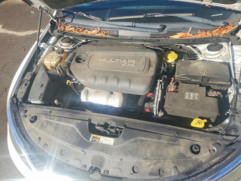 Photo 11 from auction – 2015 CHRYSLER 200 LIMITE with VIN 1C3CCCAB6FN704130