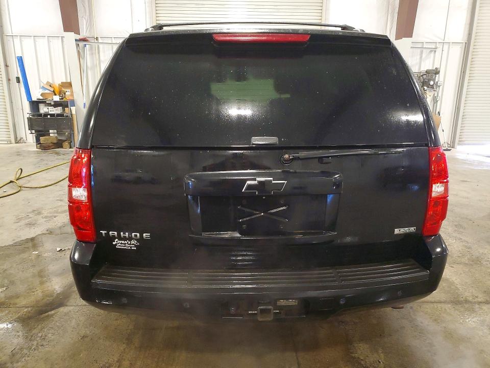 Photo 6 from auction – 2011 CHEVROLET TAHOE with VIN 1GNSKCE04BR195099