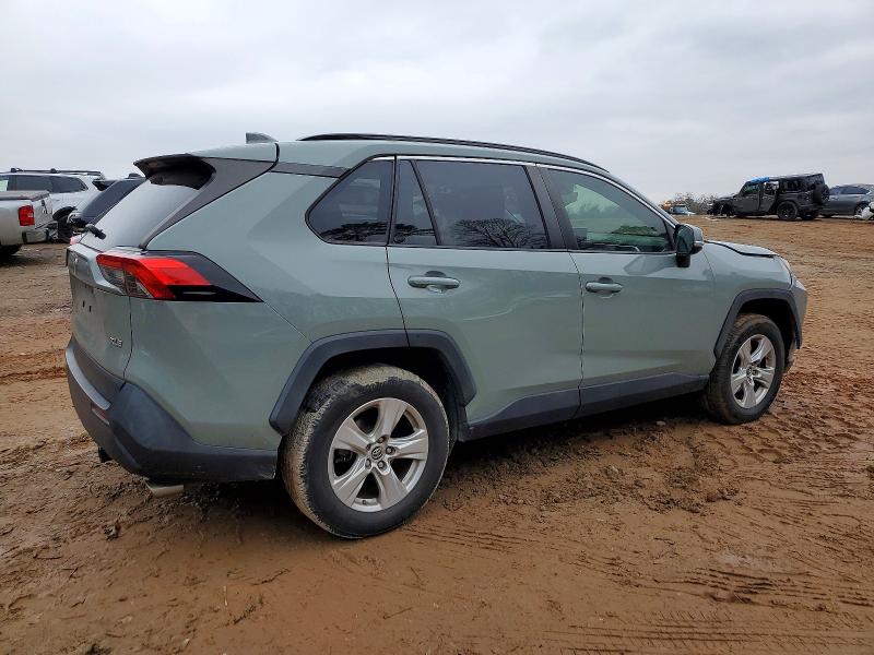 Photo 3 from auction – 2019 TOYOTA RAV4 with VIN JTMW1RFV6KD033708