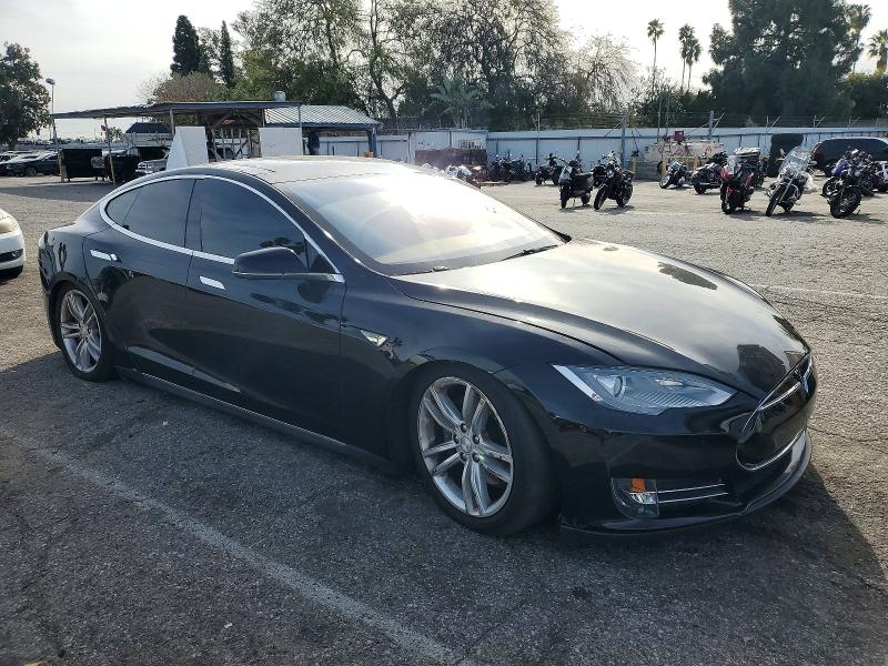 Photo 4 from auction – 2013 TESLA MODEL S with VIN 5YJSA1DG4DFP05068